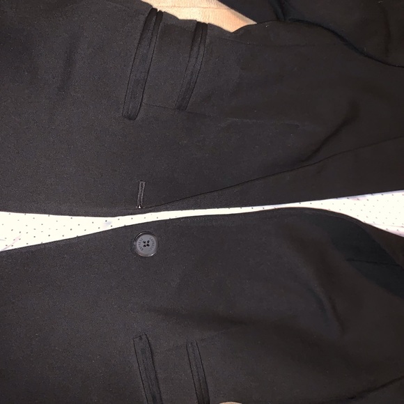 SOLD! NWOT Express Black Blazer - Picture 5 of 6